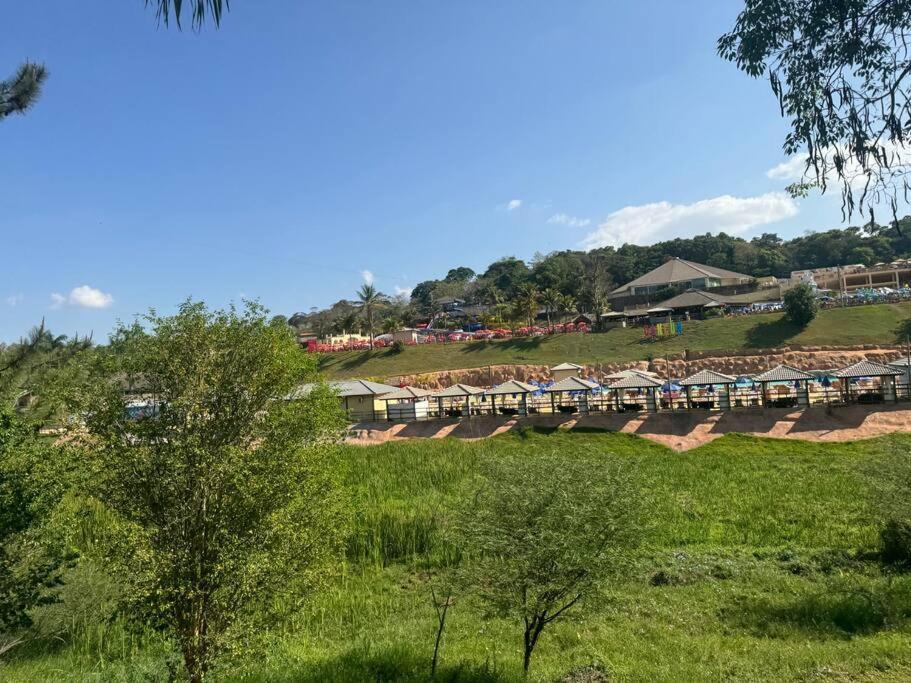 Casa Dentro Parque Aquatico Águas de Lindoia Exterior foto