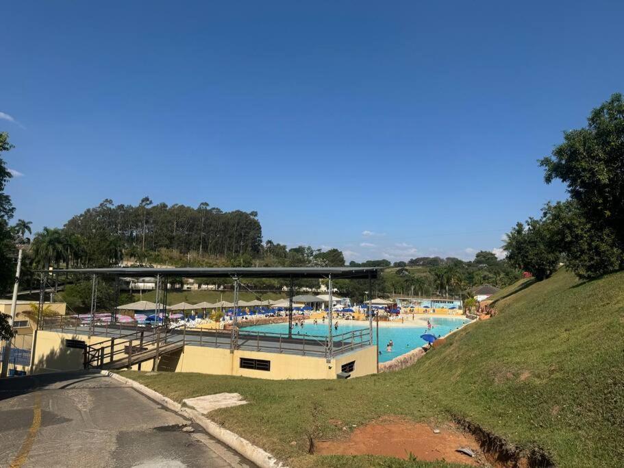 Casa Dentro Parque Aquatico Águas de Lindoia Exterior foto