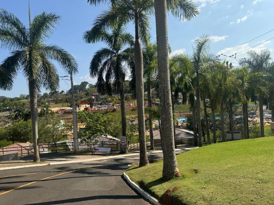 Casa Dentro Parque Aquatico Águas de Lindoia Exterior foto